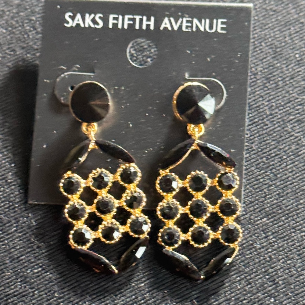 Glamorous Saks Fifth Avenue Black Crystal Post With Dangle Waffle Design